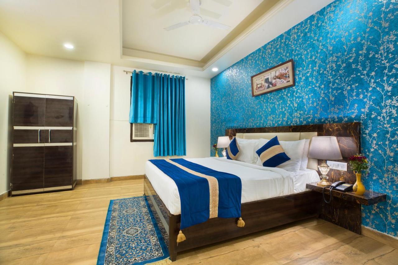 The Alpino Hotel New Delhi Exterior photo