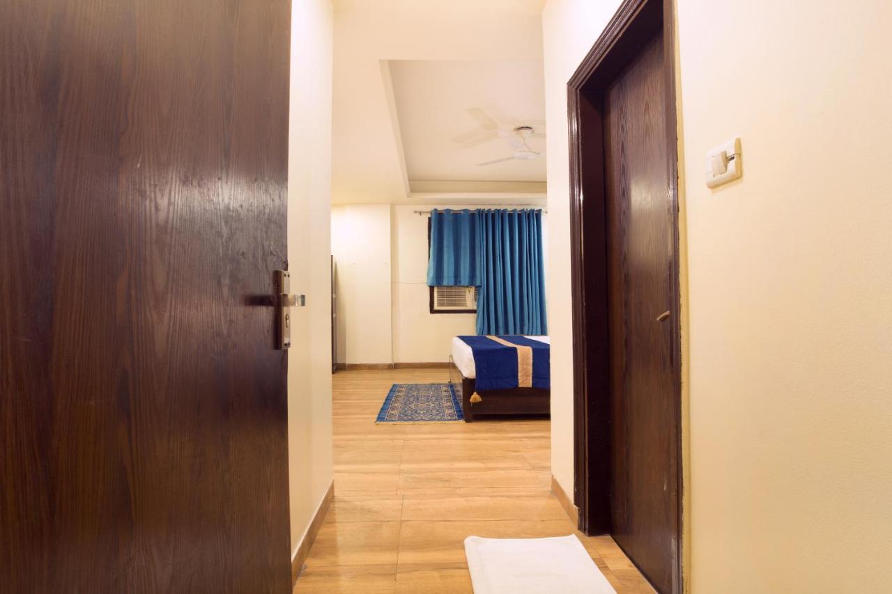 The Alpino Hotel New Delhi Exterior photo